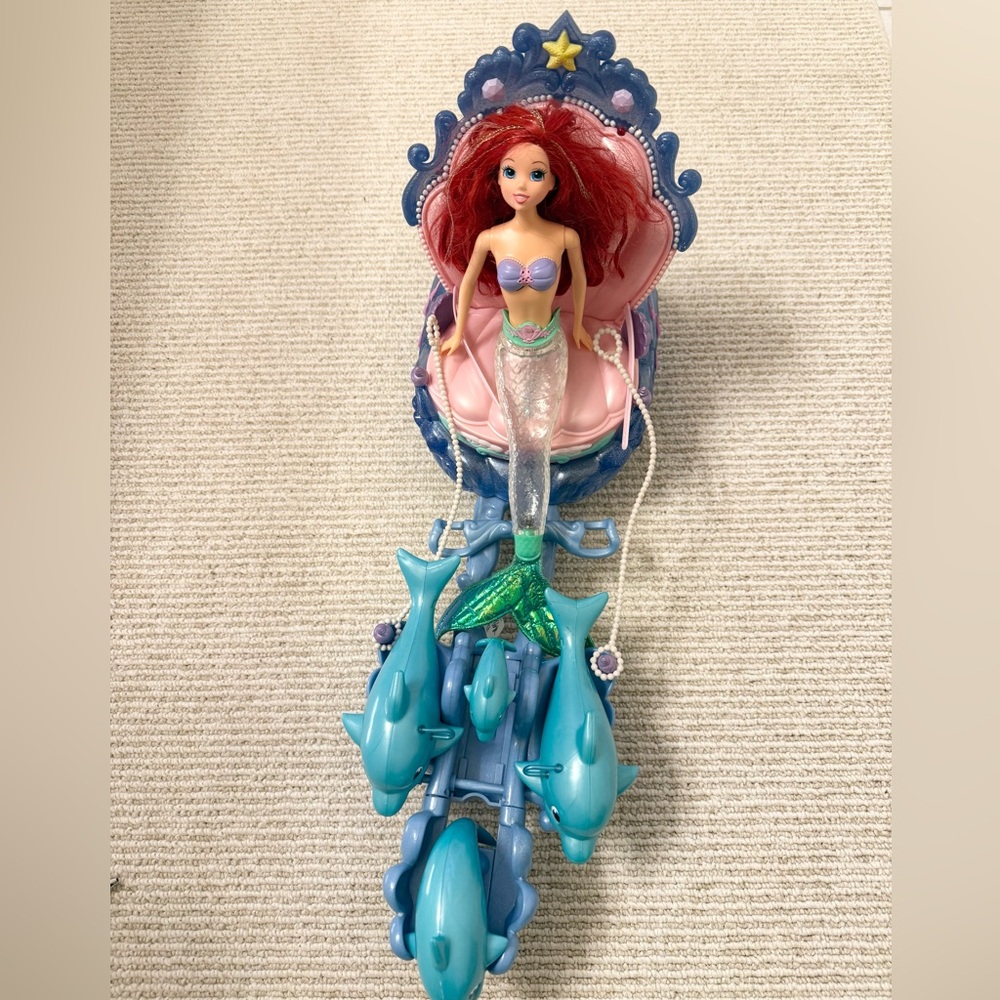 Mattel The Little Mermaid Special Edition Shimmery Lights Dolphin Chariot